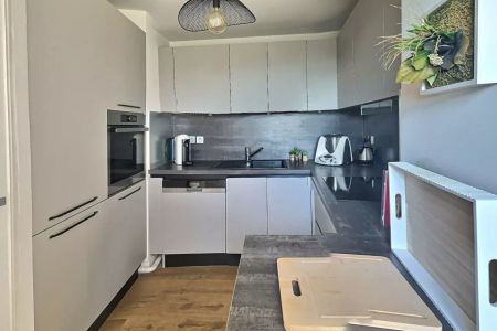 A louer appartement meublé de type 3 avec terrasse et parking a marseille (13013) Quartier Saint Mitre - Photo 4