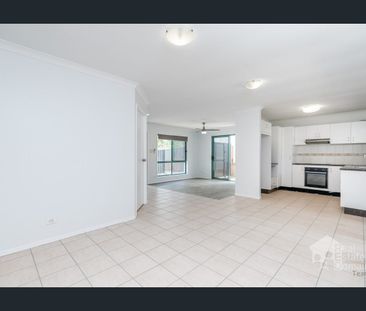 Fresh, Fun & Fabulous – 20 Axis Close, Upper Coomera! - Photo 2