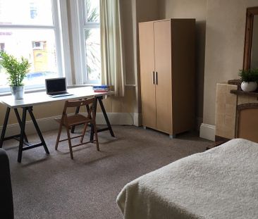 6 bedroom terraced house to rent - Photo 5