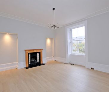 3 bedroom flat to rent - Photo 4