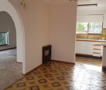 Prime Location! Beautiful 3 Bedroom Home Ready for You - Photo 3