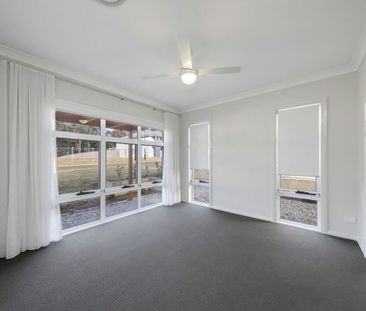 Near-new, premium family home - Photo 2