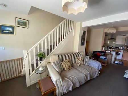 2 bedroom terraced house to rent - Photo 2