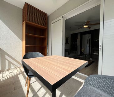 A LOUER - Saint-Gilles-Les-Bains - Appartement T2 meublé de standing au centre-ville - Photo 2