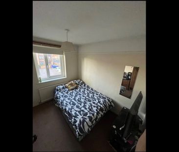 Room in a Shared House, Manor Road, BS16 - Photo 4