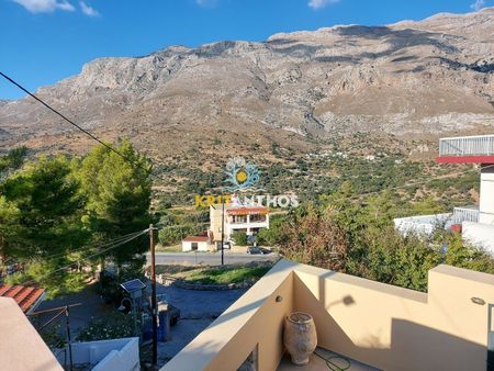 Ανακαινισμένο συγκρότημα 3 διαμερισμάτων προς ενοικίαση - Φωτογραφία 2