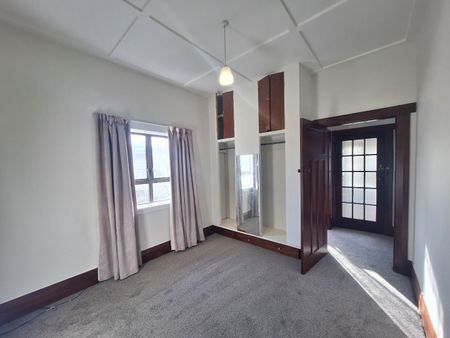 Lovely family home - Photo 3