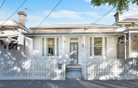 MODERN ELEGANCE - FULLY RENOVATED HOME - Photo 4
