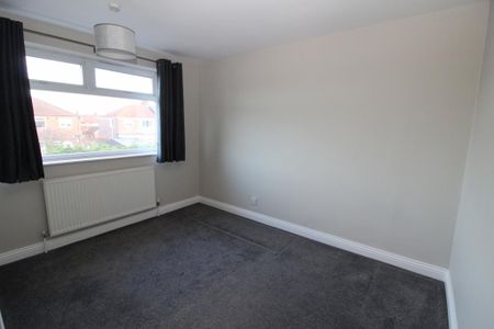 3 bedroom end of terrace house to rent - Photo 4
