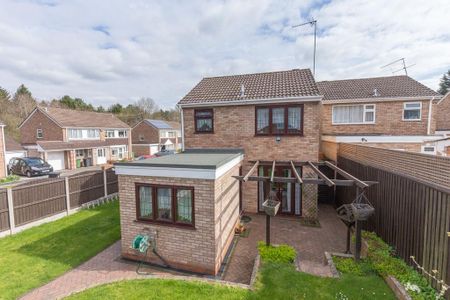 3 bedroom detached house to rent - Photo 2