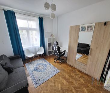 Bazczynszowa umeblowana kawalerka z ogrzewaniem miejskim (blisko AG... - Zdjęcie 1