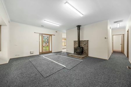 FIVE BEDROOM HOUSE IN GREAT CENTRAL LOCATION - Photo 2