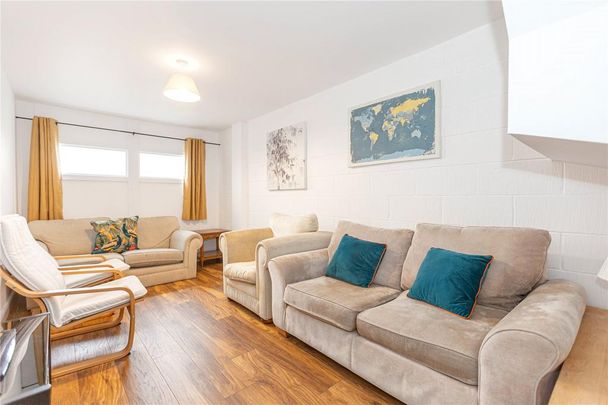 6 bedroom semi-detached house to rent - Photo 1