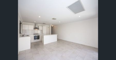 PERFECT PAD FOR SINGLES/COUPLES! - Photo 2