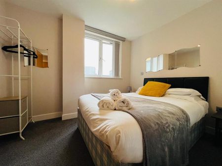 3 bedroom apartment to rent - Photo 3