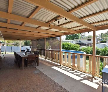 “Great Outdoor Entertaining Area!” - Photo 6