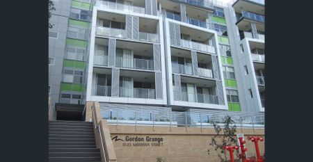 Large Cosy and Bright. 2 BALCONIES - Photo 2