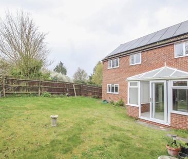 4 bedroom detached house to rent - Photo 3