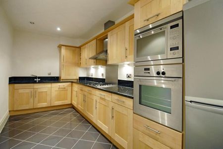 2 bedroom flat to rent - Photo 3