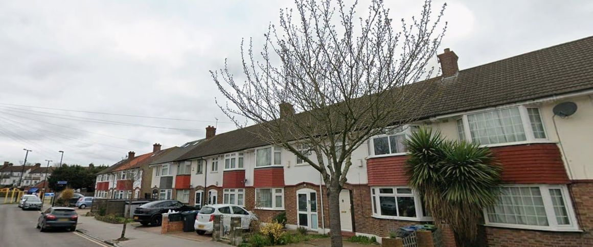 Studio Flat, Norbury Streatham Croydon, SW16 - Photo 1