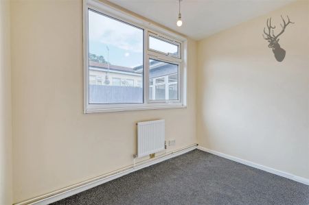 2 Bedroom Bungalow - Semi Detached - Photo 5