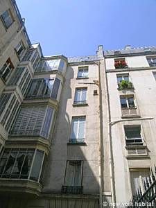 Logement à Paris, Location meublée - Photo 2