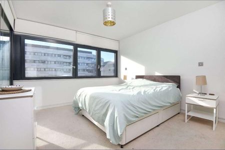 1 Bed Flat, Lambarde Square, SE10 - Photo 3