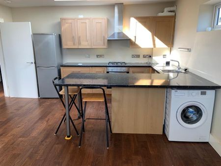 2 bedroom apartment to rent - Photo 5