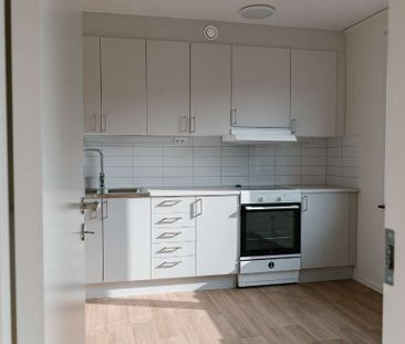 Om bostaden - Välkommen till en nyrenoverad lägenhet på Sloalyckan.... - Photo 2