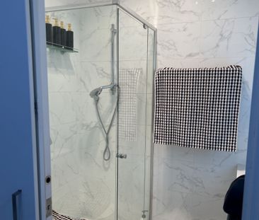 Spacious 5-Bedroom Family Home in the Heart of Pendle Hill - Photo 5