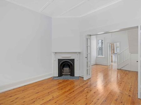 Stylish Terrace in Great Location! - Photo 5