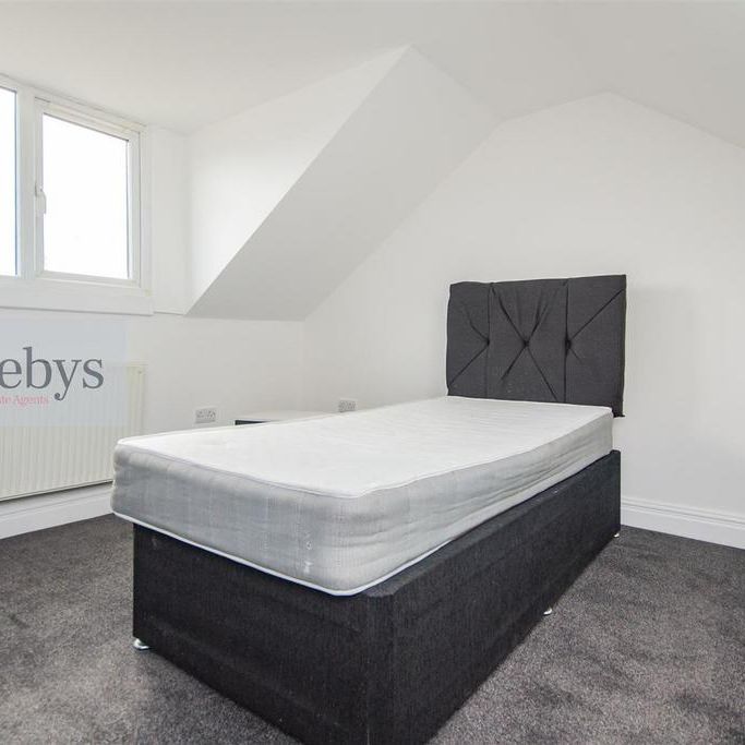 2 bedroom maisonette to rent - Photo 1