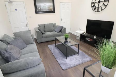 4 bedroom terraced house to rent - Photo 3