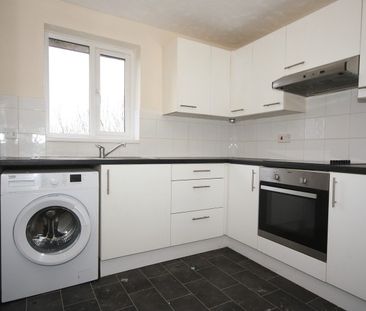 Ascot Court, Aldershot - Photo 1