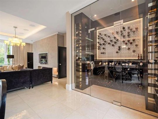 Earlswood Court, Leafy Lane, Solihull, B94 - Photo 1