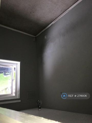 2 bedroom semi-detached house to rent - Photo 2