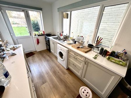 3 bedroom detached house to rent - Photo 5