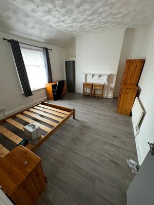 2 Bed Flat, Bevois Mansions, SO14 - Photo 1