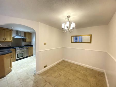 5 bedroom detached house to rent - Photo 3