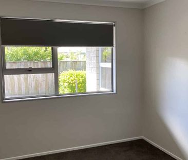 Family Home in Springlands - Photo 3