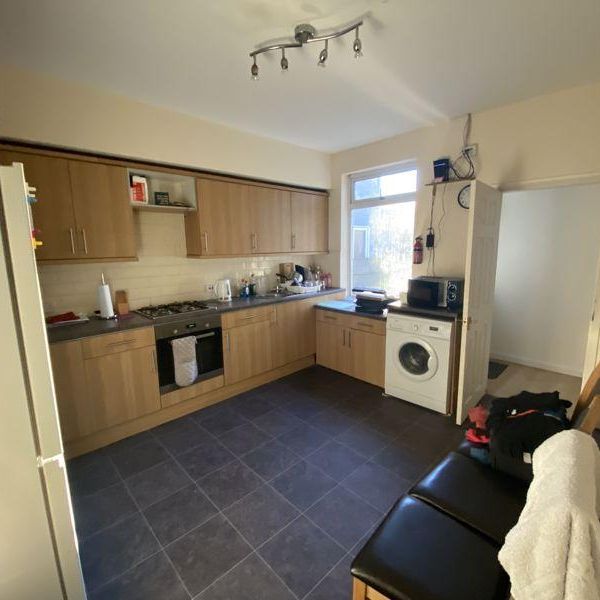 1 bedroom in a house share to rent - Photo 1
