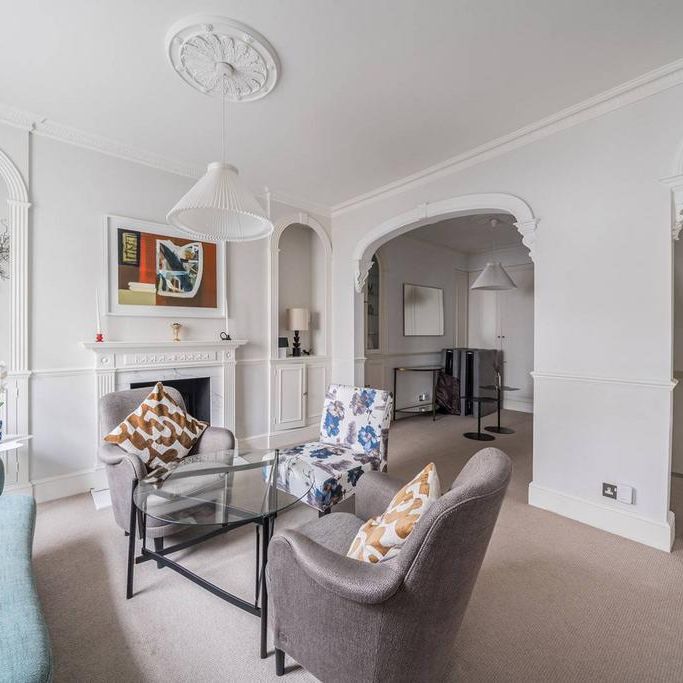 4 bedroom flat to rent - Photo 1