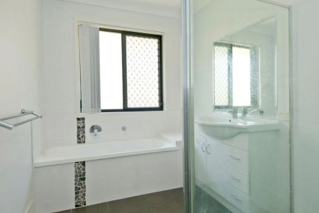 Spacious, Stylish & Perfectly Positioned – Family Living at Its Best - Photo 5