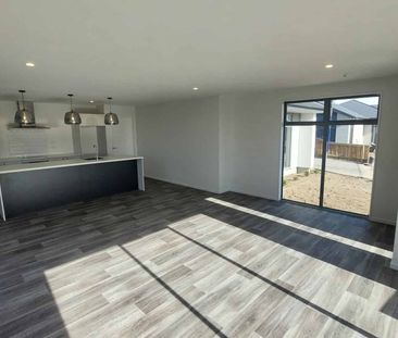 Start the New Year in Style – Easy Summer Living Awaits - Photo 2