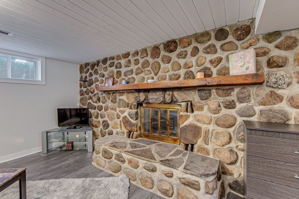 For Lease - 148 Riverglen Drive Unit# Basement, Georgina, Ontario - Photo 1