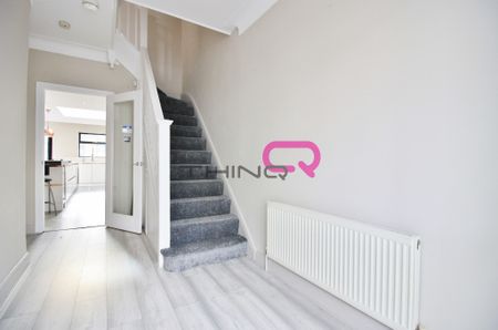 4 Bed Terraced House, Springfield Drive, IG2 - Photo 5