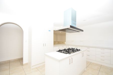 Family Home with a Pool - Photo 3