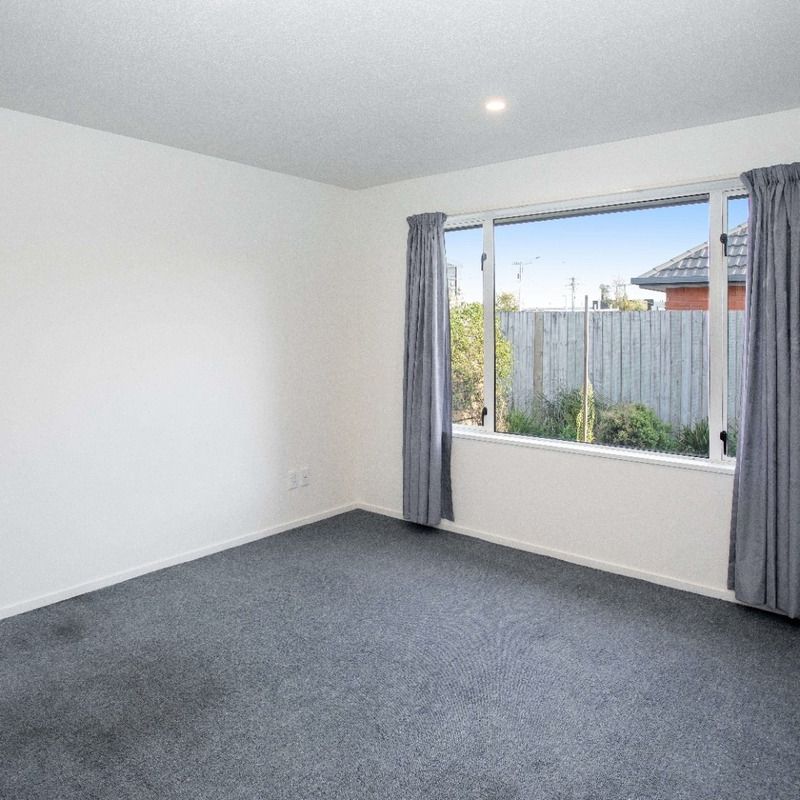 Perfectately positioned - Photo 1