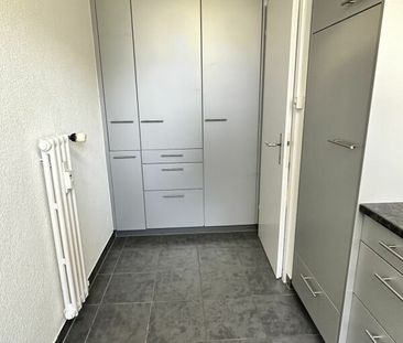 Teilsanierte 4.5 Zimmer-Wohnung an ruhiger Lage - Photo 6