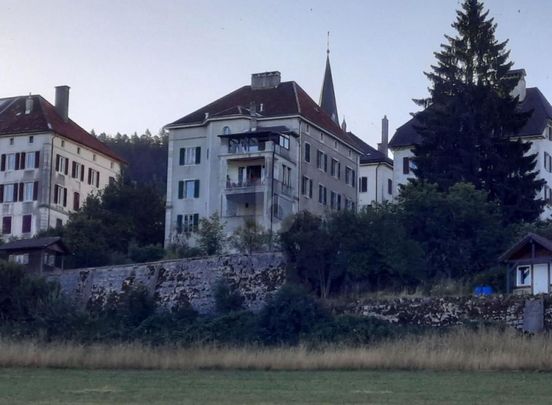 MODERNE VUE IMPRENABLE SUR LES MONTAGNES - Photo 1